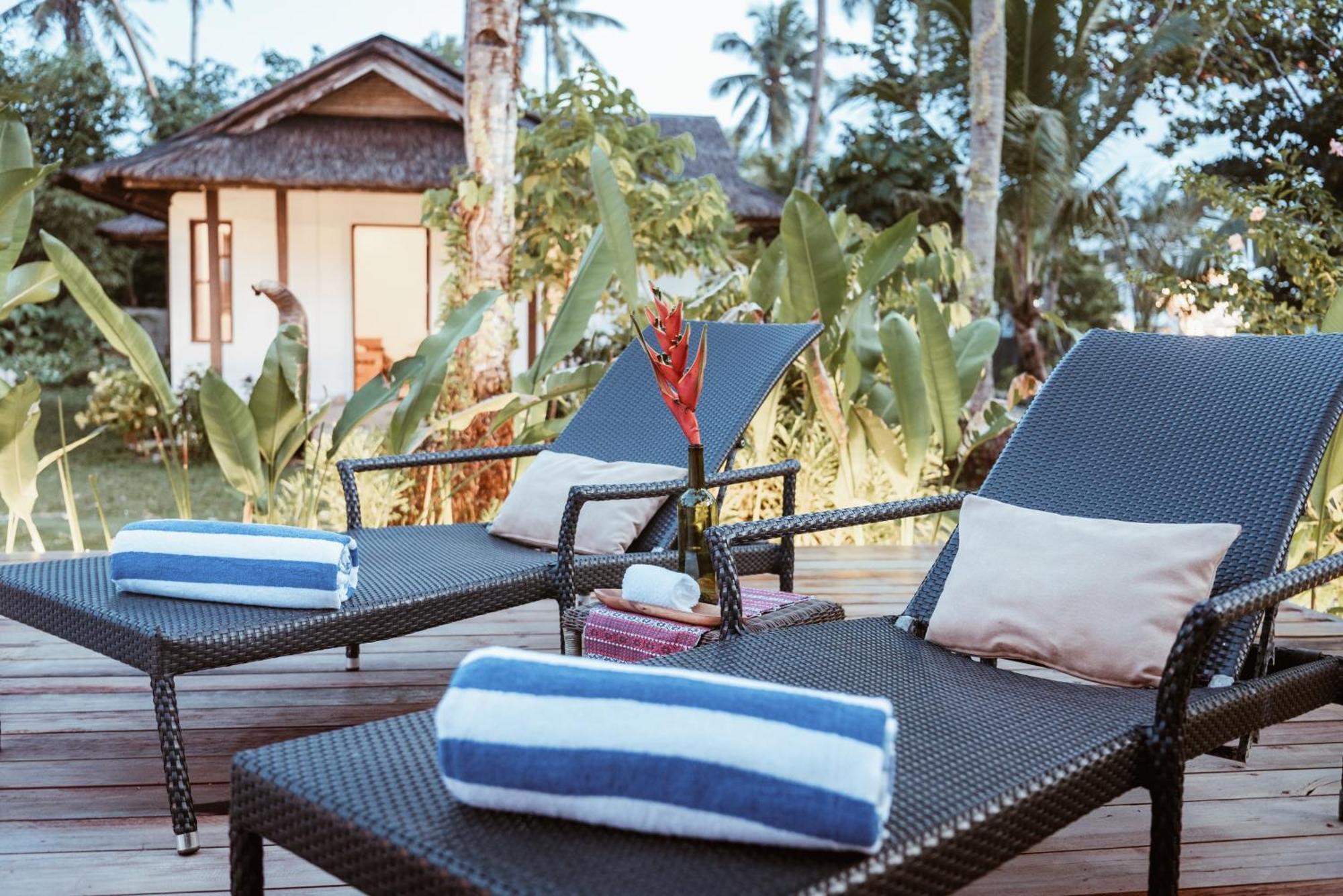 Alon Cloud9 Beach Front Catangnan Exterior foto